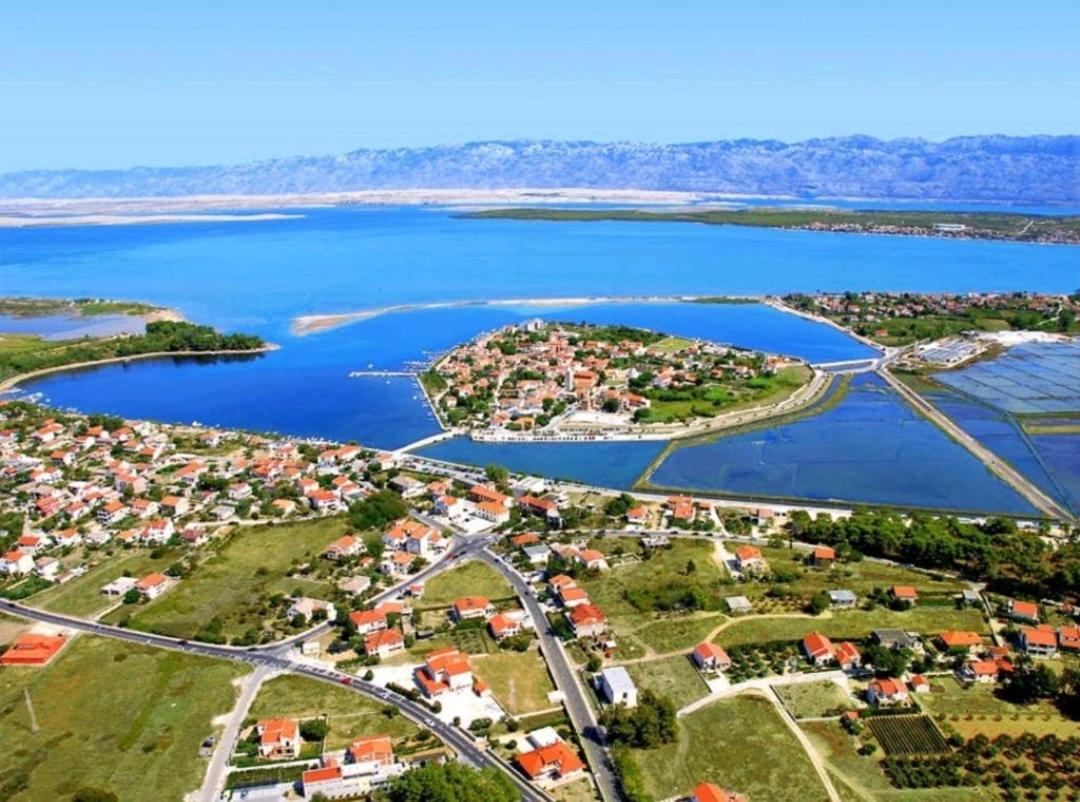 Holiday Home Aria Nin Esterno foto